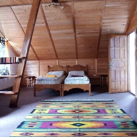 בית הארחה Mansarda